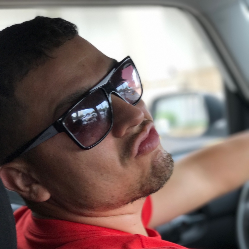 Meet your Posher, Carlos